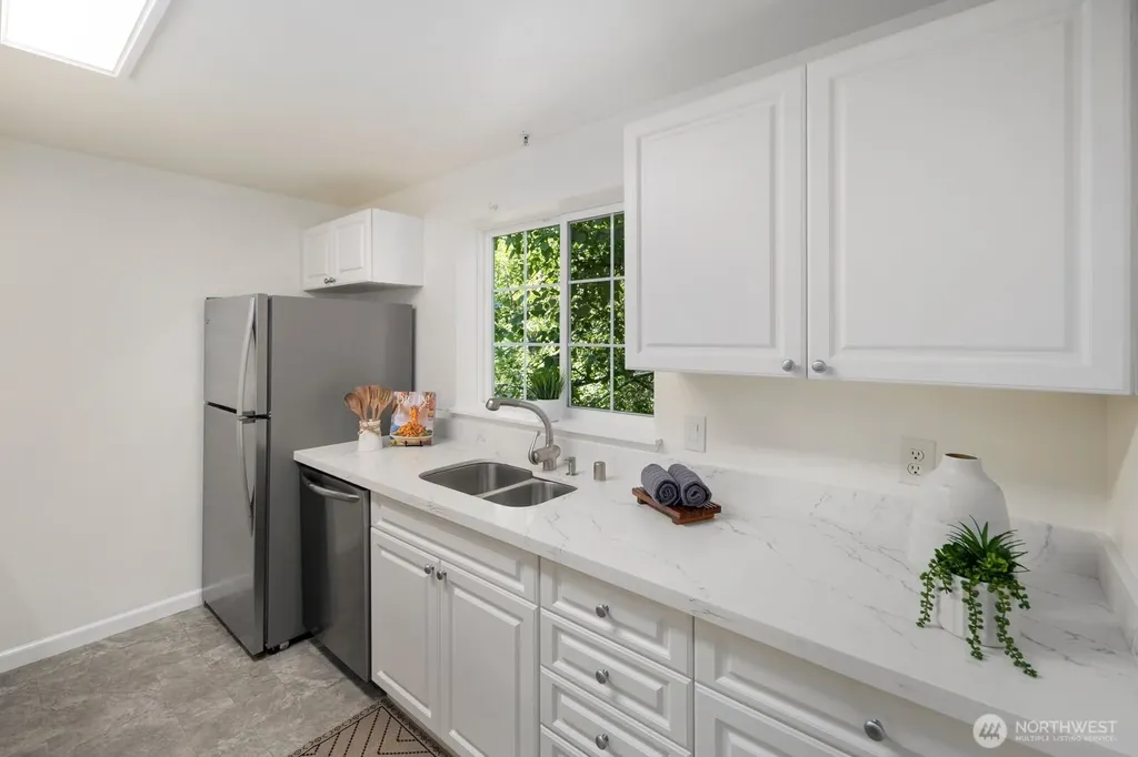 23333 Cedar Way Mountlake Terrace WA 98043