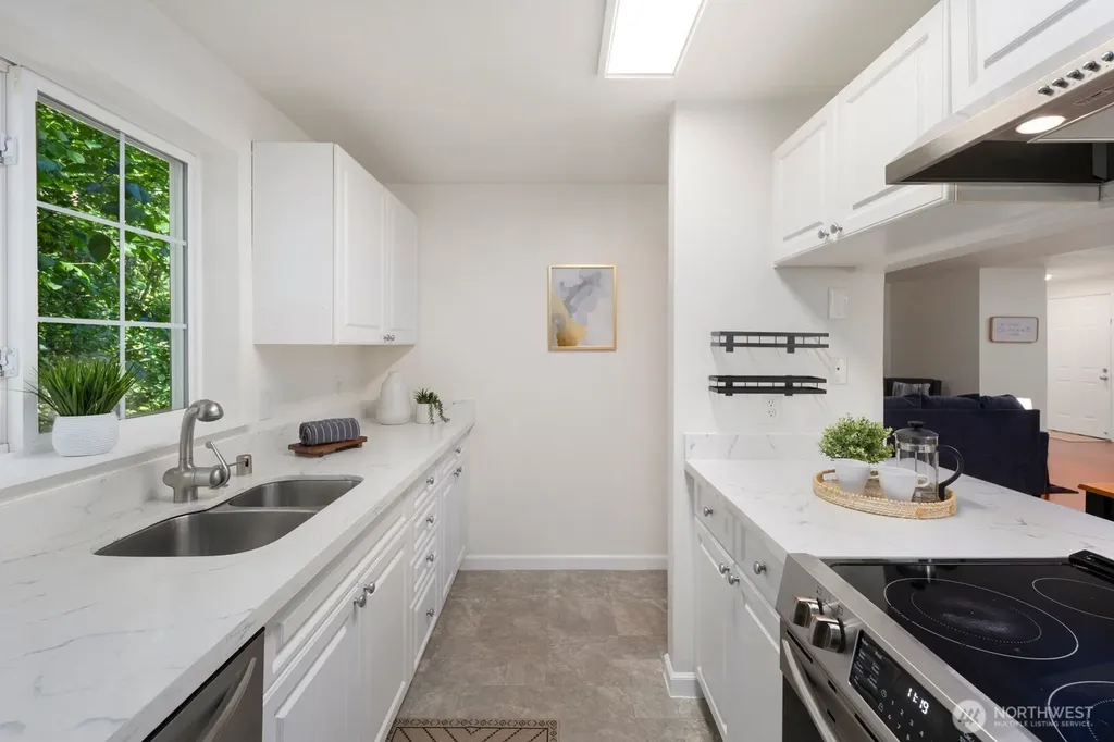 23333 Cedar Way Mountlake Terrace WA 98043