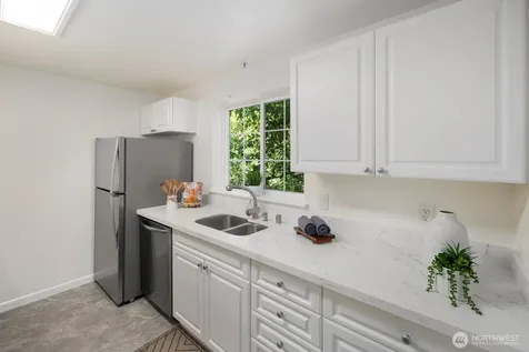 23333 Cedar Way Mountlake Terrace WA 98043
