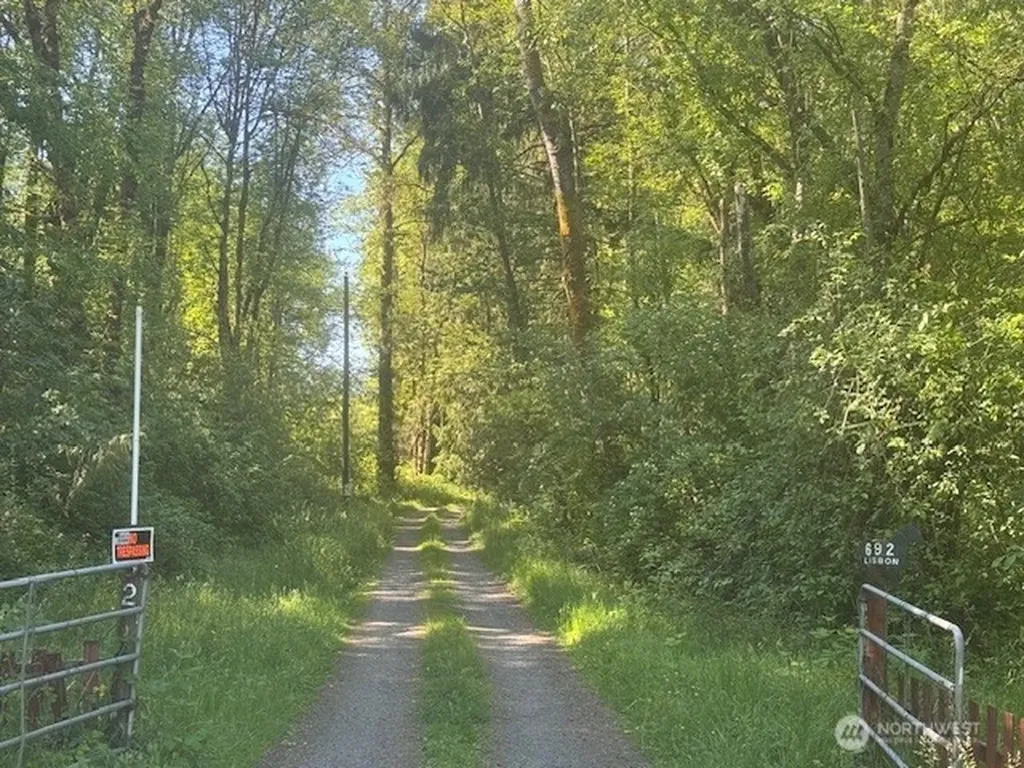 692 Burchett Road Onalaska WA 98570