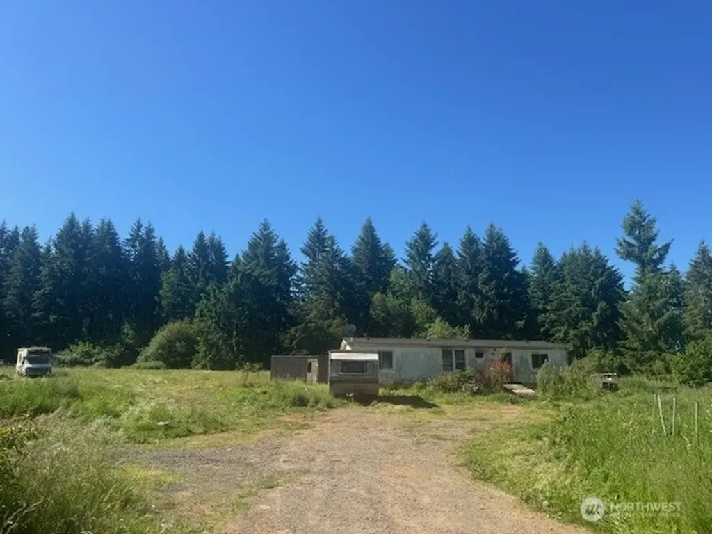 692 Burchett Road Onalaska WA 98570