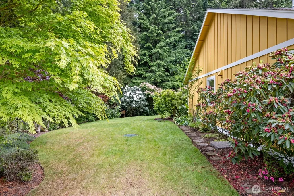1114 138th Street NW Gig Harbor WA 98332