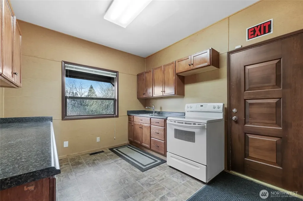 10212 Collins Road Sedro Woolley WA 98284