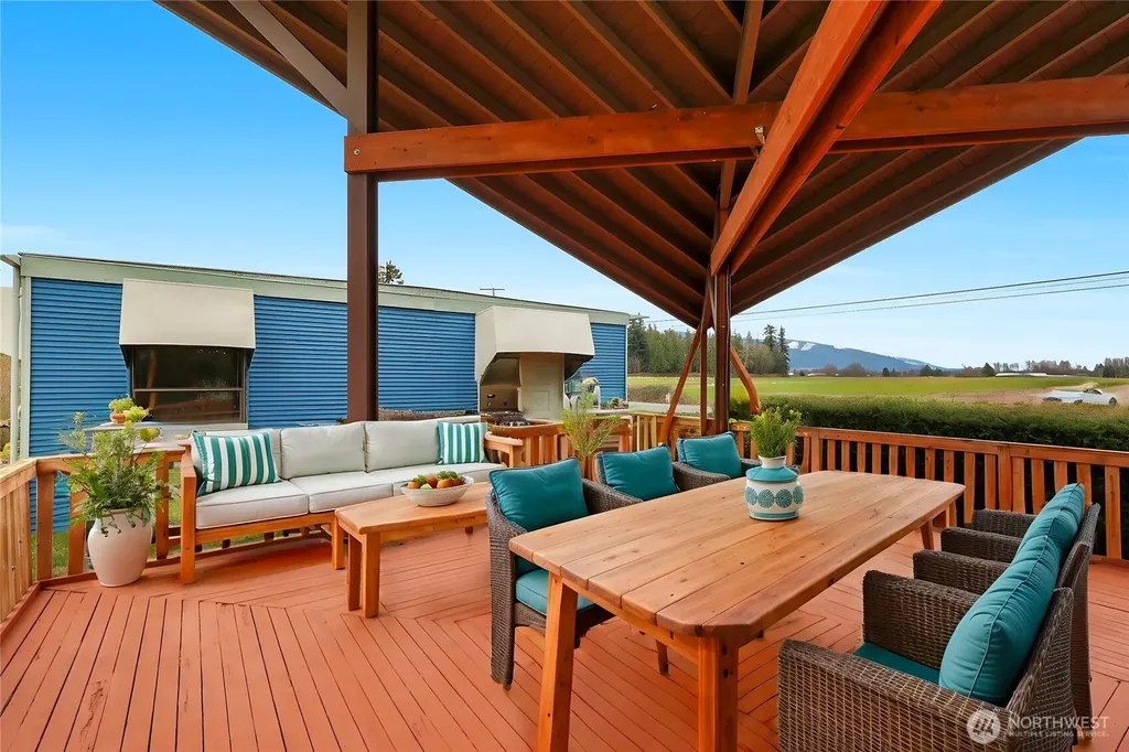 10212 Collins Road Sedro Woolley WA 98284