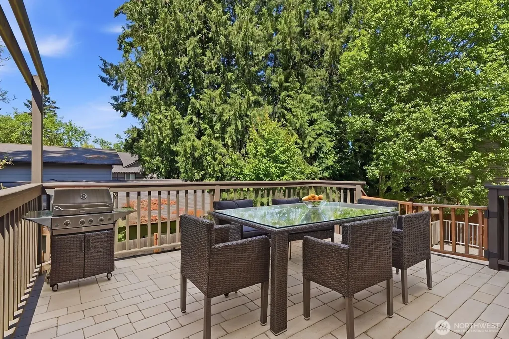 8128 NE 161st Place Kenmore WA 98028