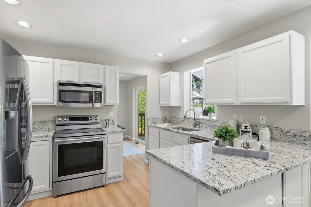 8128 NE 161st Place Kenmore WA 98028