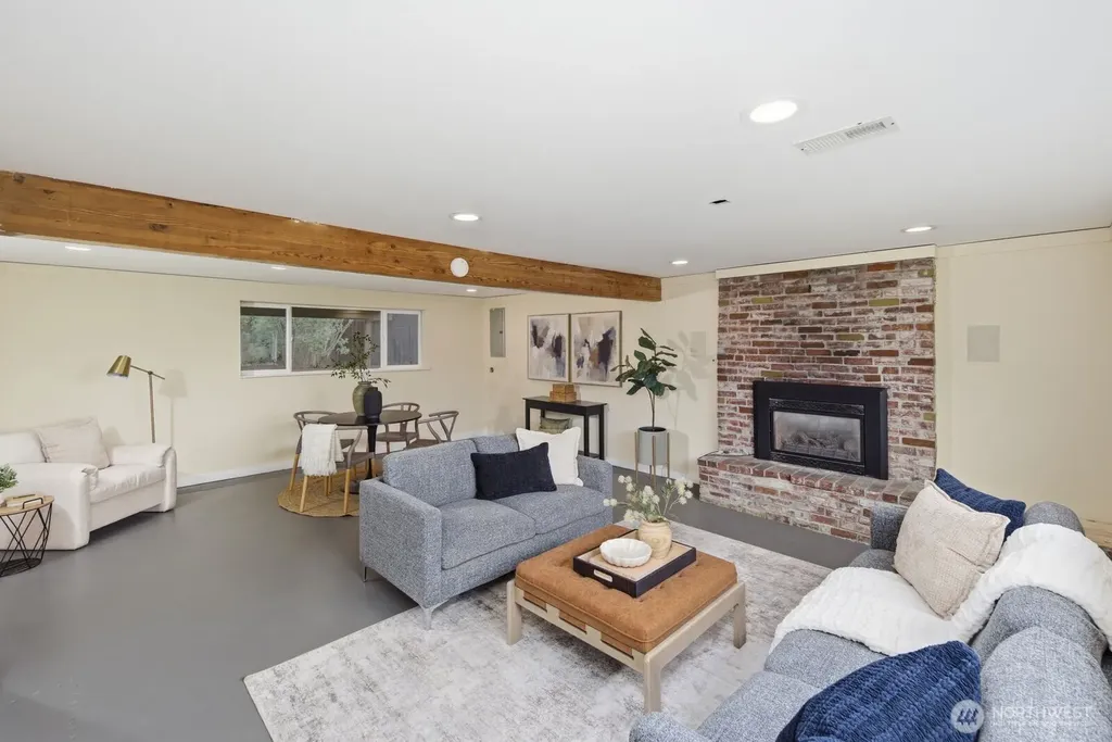 4217 184th Place SW Lynnwood WA 98037