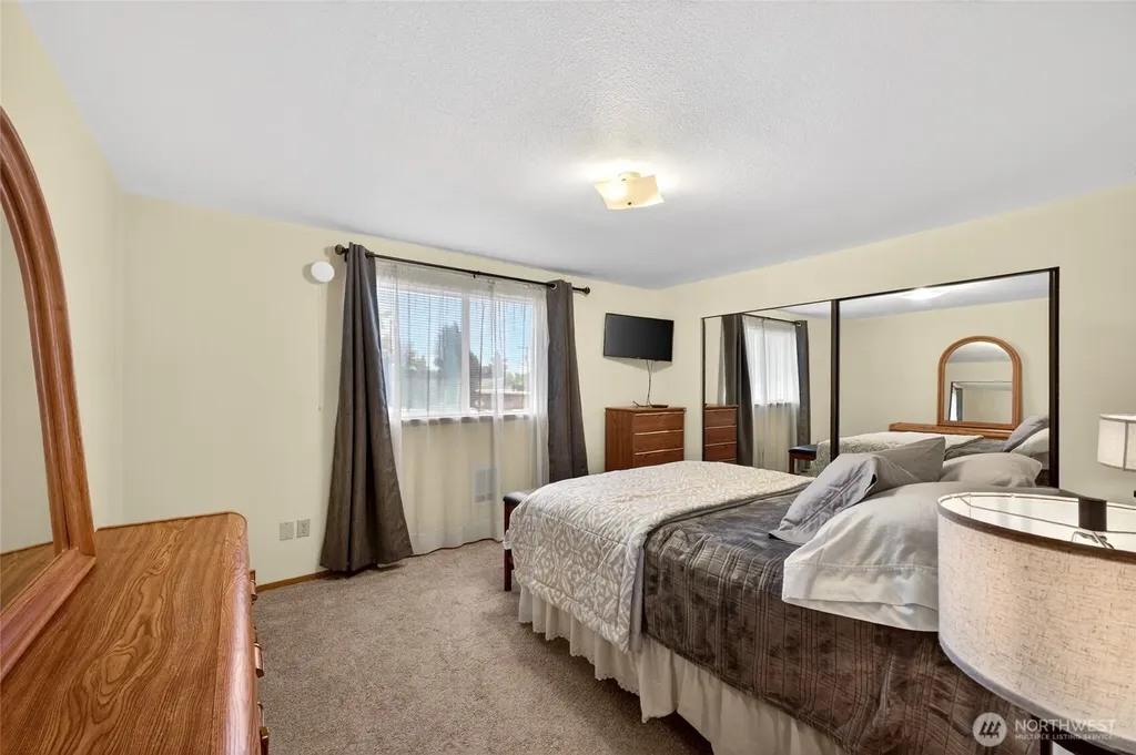 1405 S 308th Lane Federal Way WA 98003