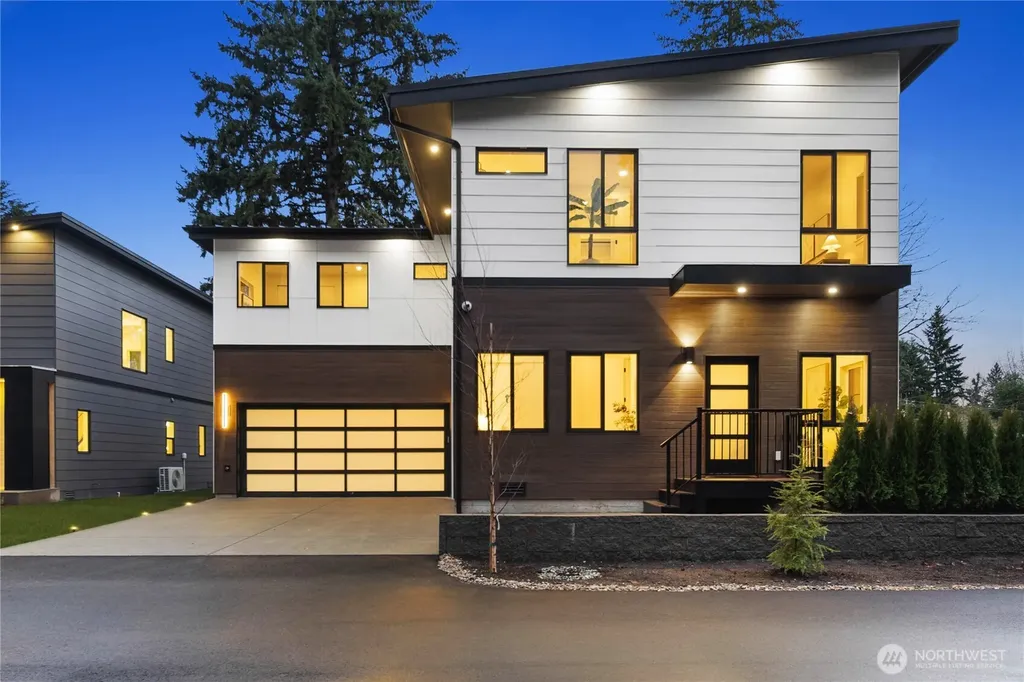 10416 130th Avenue NE Kirkland WA 98033