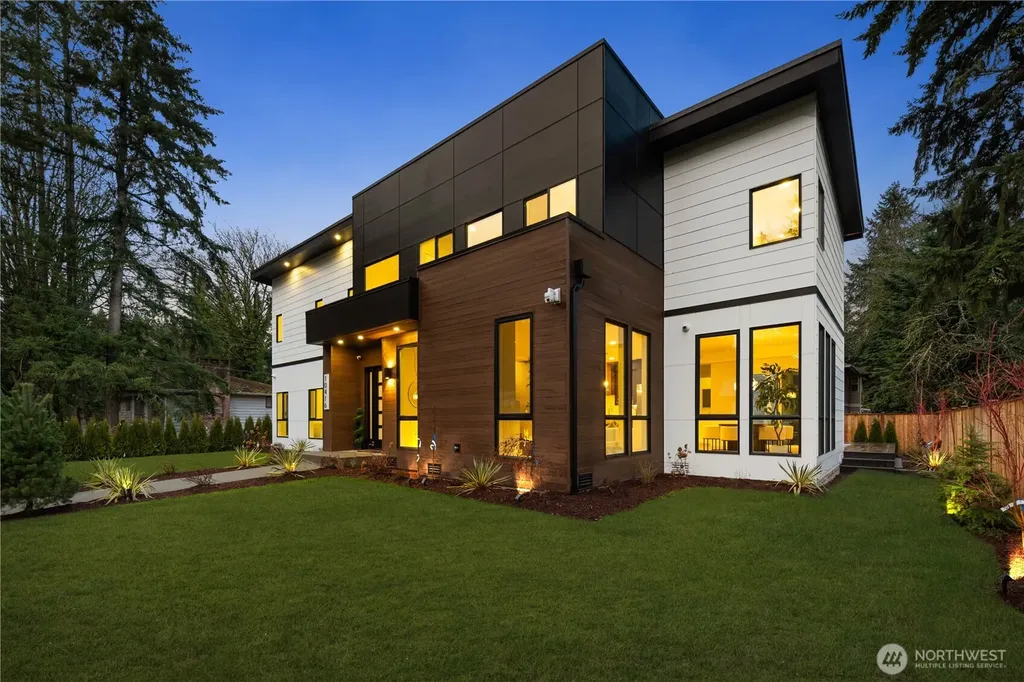 10416 130th Avenue NE Kirkland WA 98033