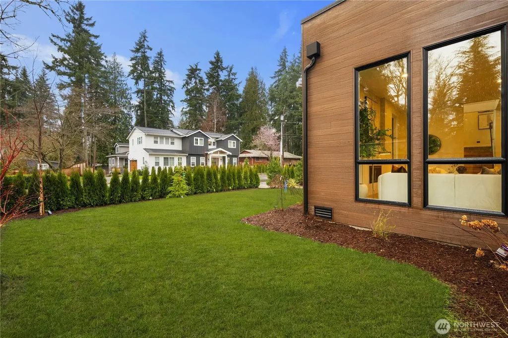 10416 130th Avenue NE Kirkland WA 98033