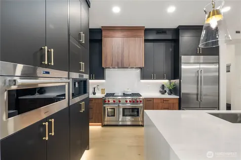 10416 130th Avenue NE Kirkland WA 98033