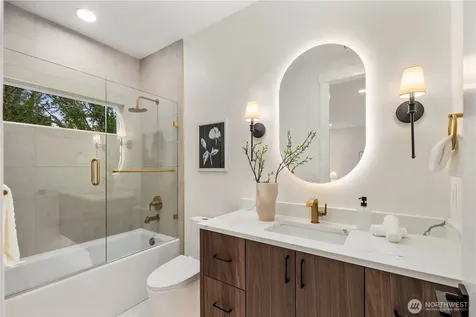 10416 130th Avenue NE Kirkland WA 98033