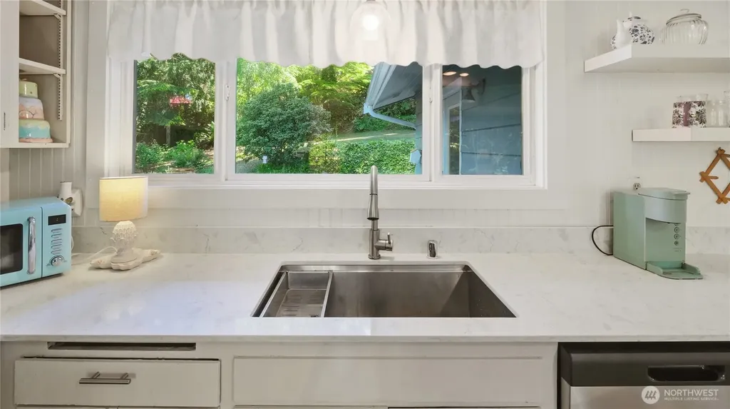 18427 Homeview Drive Edmonds WA 98026