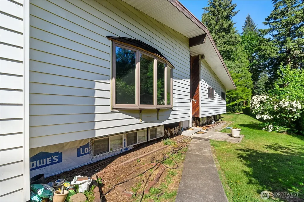 18408 SE 44th Street Issaquah WA 98027