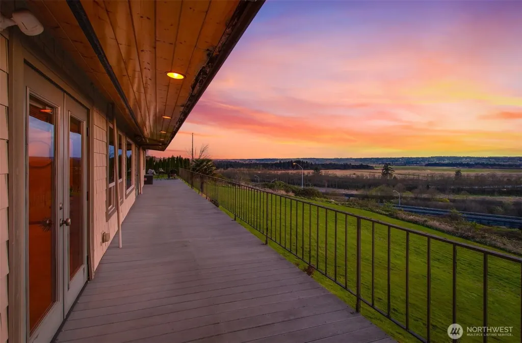 2004 Valley View Drive Lake Stevens WA 98258