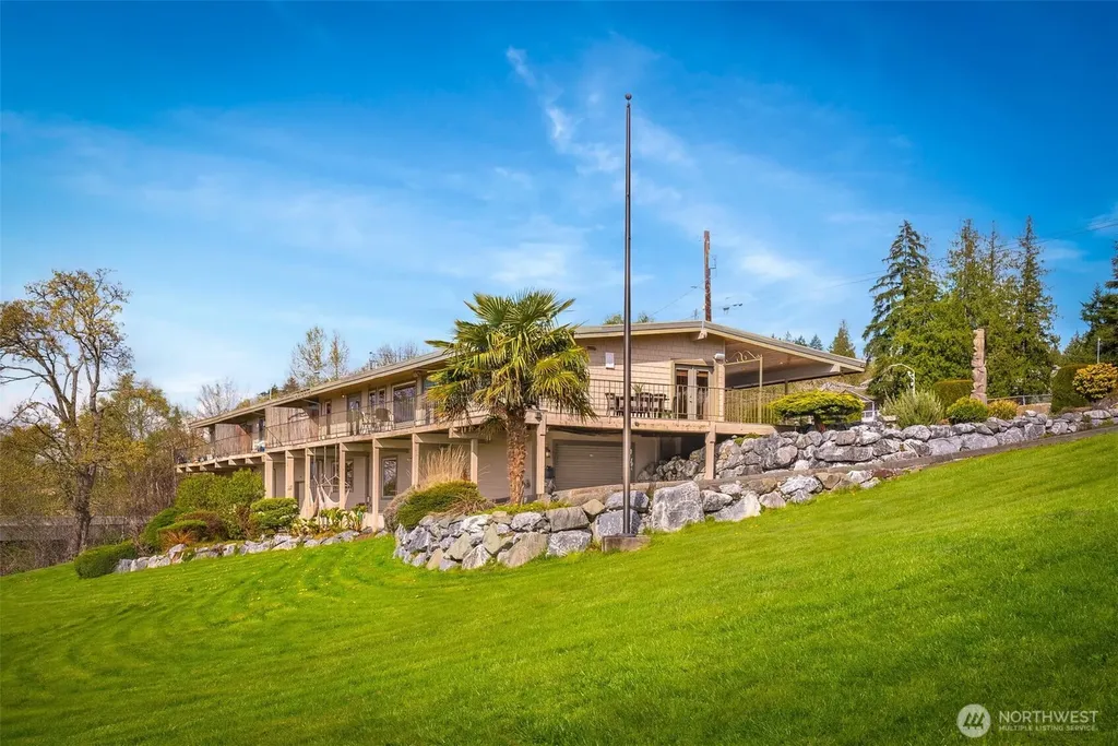 2004 Valley View Drive Lake Stevens WA 98258