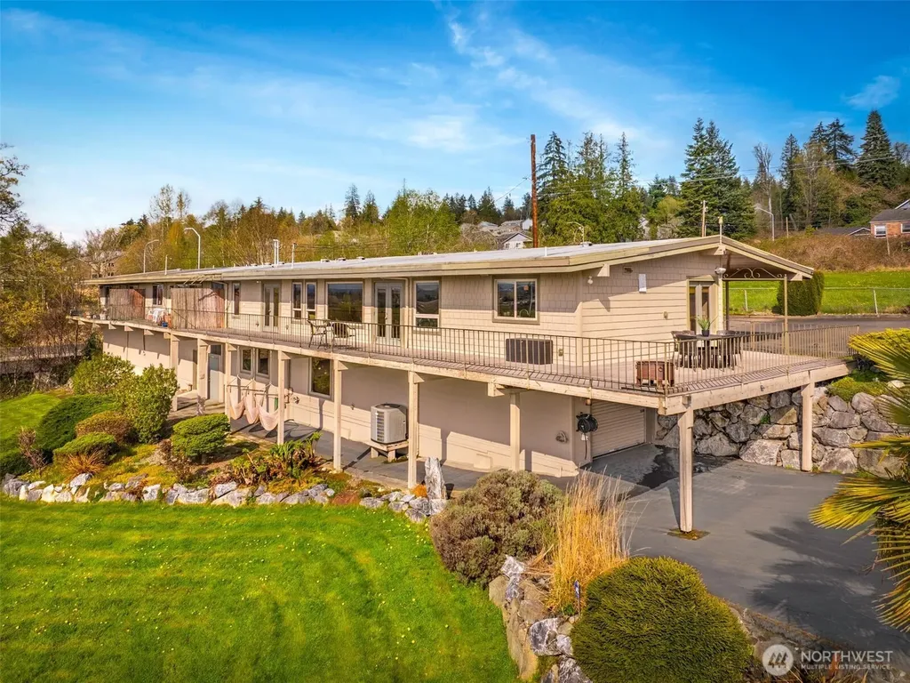 2004 Valley View Drive Lake Stevens WA 98258