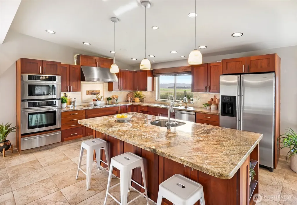 2004 Valley View Drive Lake Stevens WA 98258