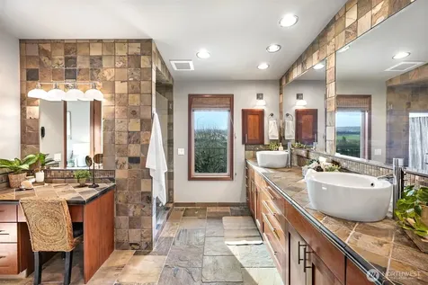 2004 Valley View Drive Lake Stevens WA 98258