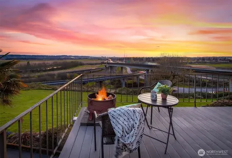 2004 Valley View Drive Lake Stevens WA 98258