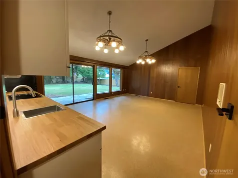 720 1st Street Hoquiam WA 98550