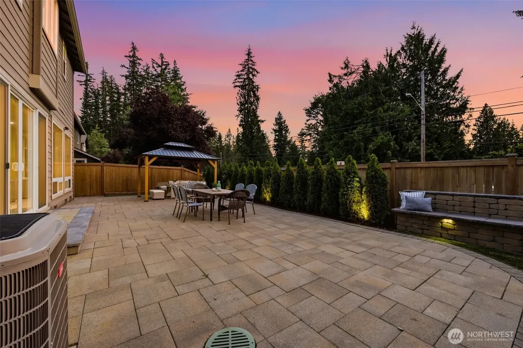 21223 NE 9th Place Sammamish WA 98074