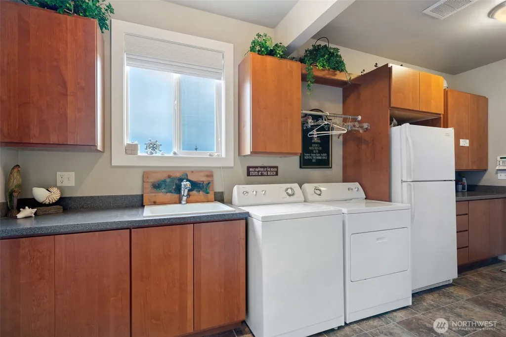 8668 NE Point No Point Road Hansville WA 98340
