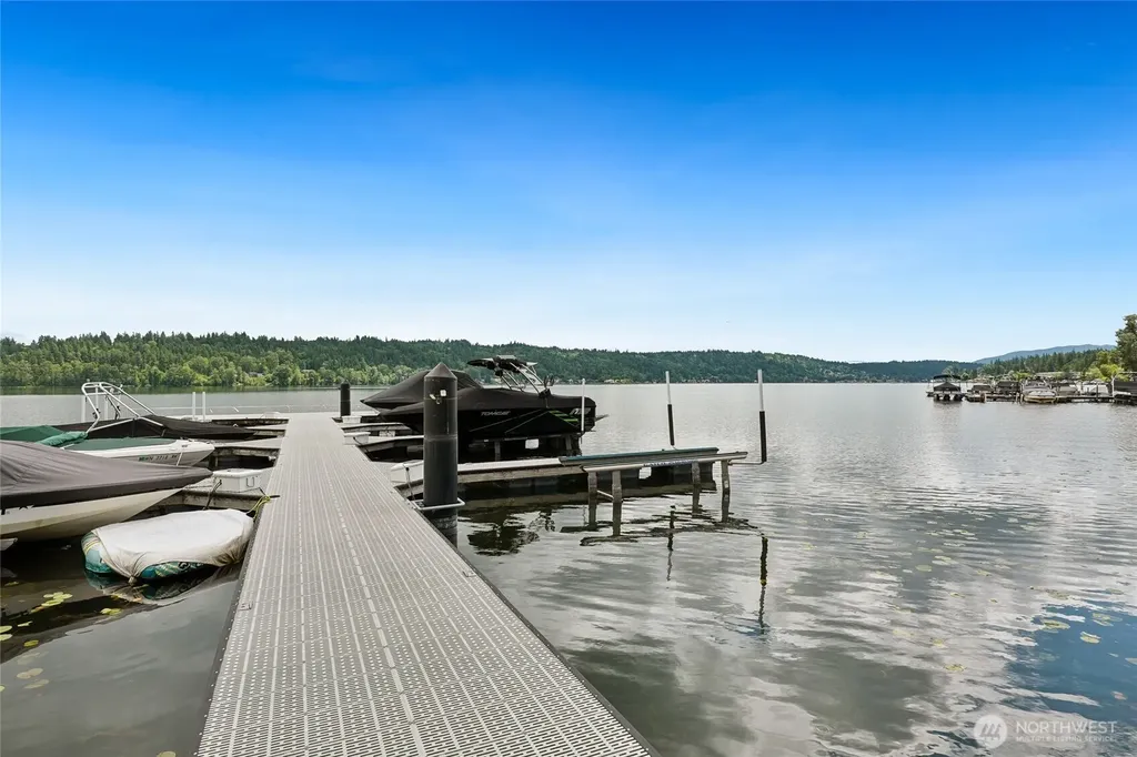 4050 W Lake Sammamish Pkwy NE Redmond WA 98052