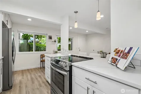 4050 W Lake Sammamish Pkwy NE Redmond WA 98052