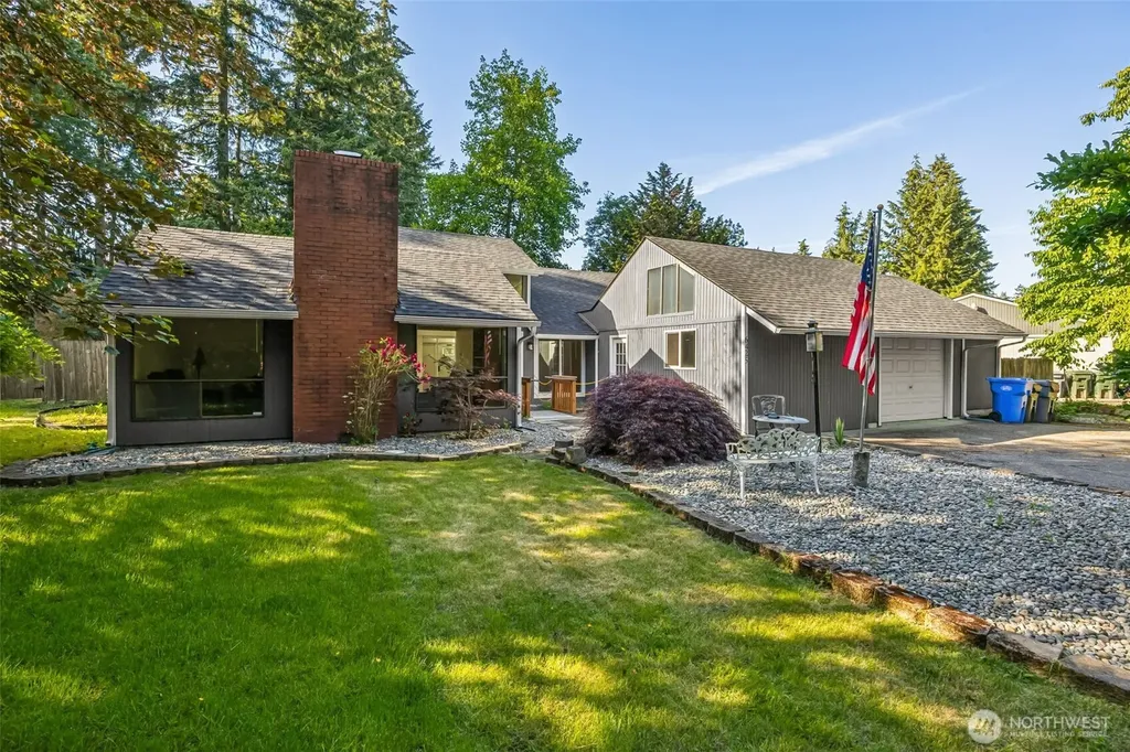 6425 Nyanza Park Drive SW Lakewood WA 98499