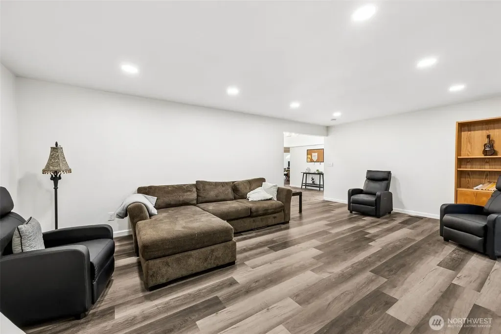 6425 Nyanza Park Drive SW Lakewood WA 98499