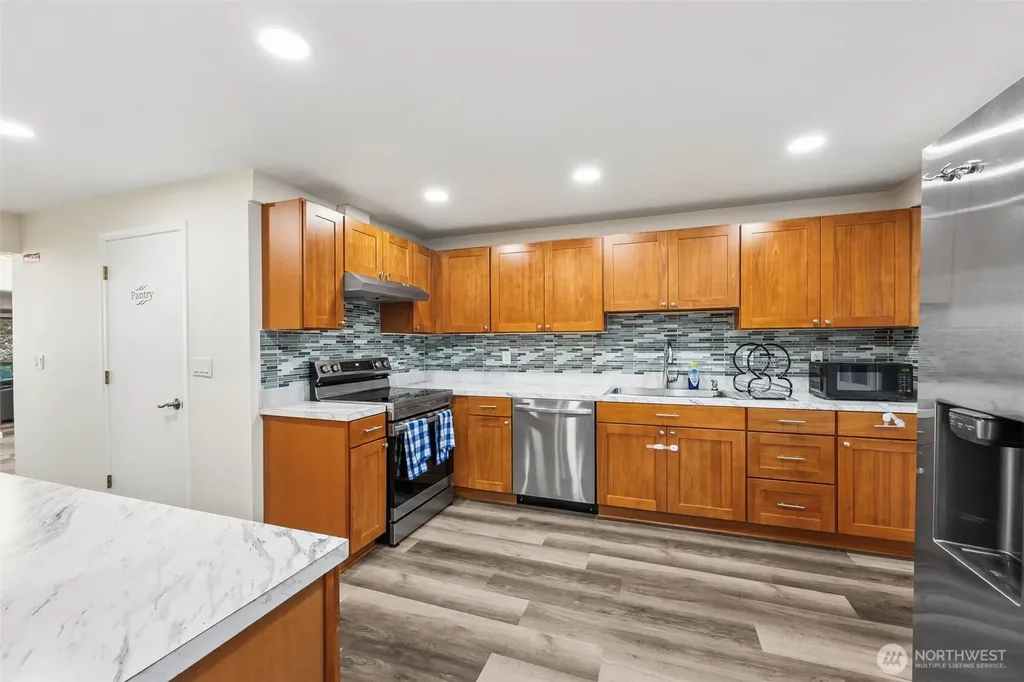 6425 Nyanza Park Drive SW Lakewood WA 98499