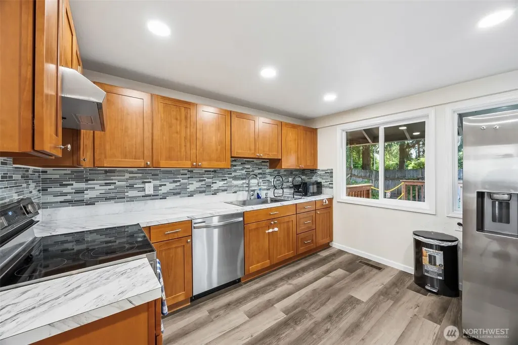 6425 Nyanza Park Drive SW Lakewood WA 98499