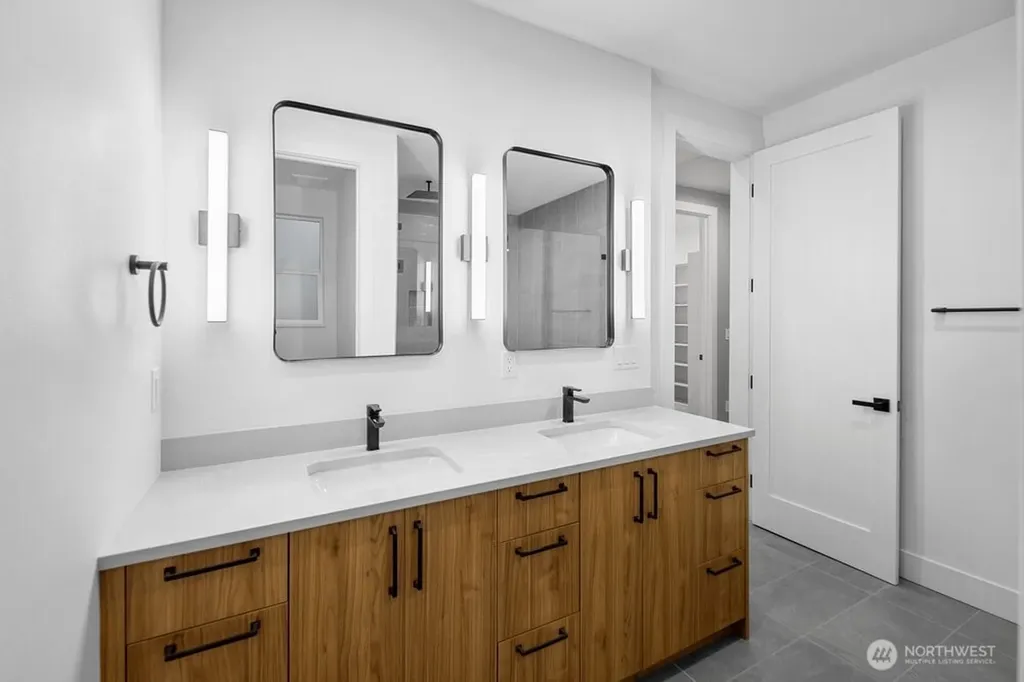 697 NW Locust St (Homesite #8) Issaquah WA 98027