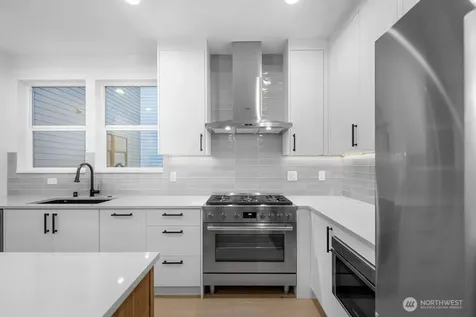 697 NW Locust St (Homesite #8) Issaquah WA 98027