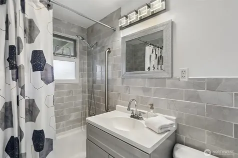 10615 1st Avenue S Seattle WA 98168