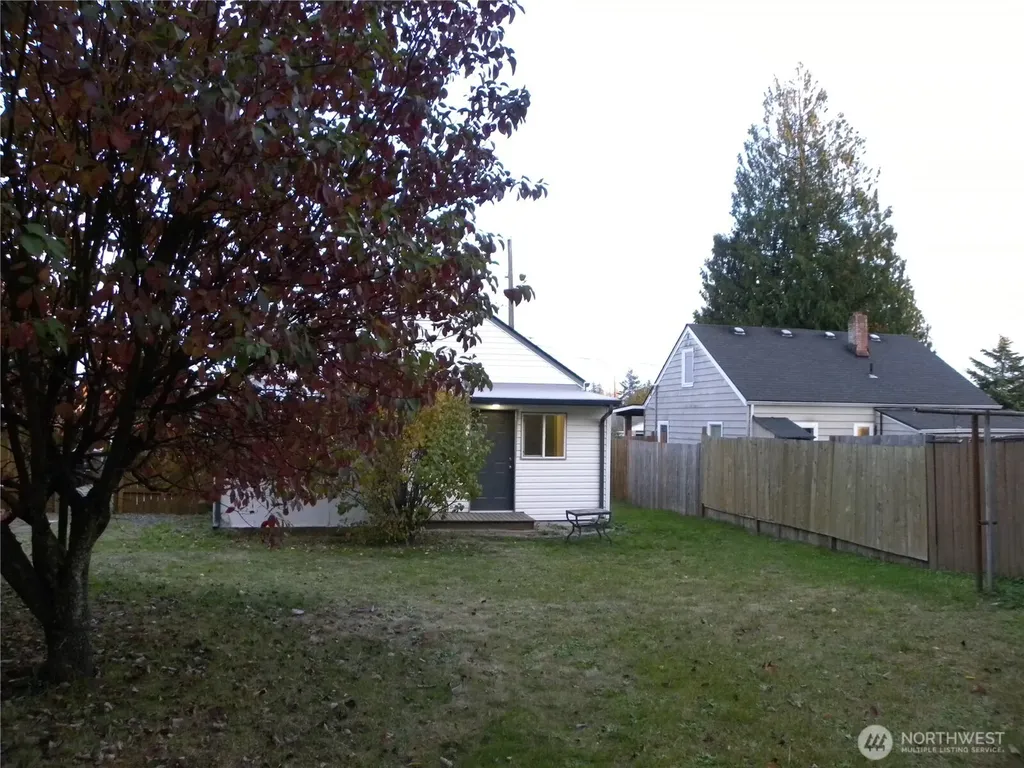 5414 Mcdacer Avenue Tacoma WA 98404