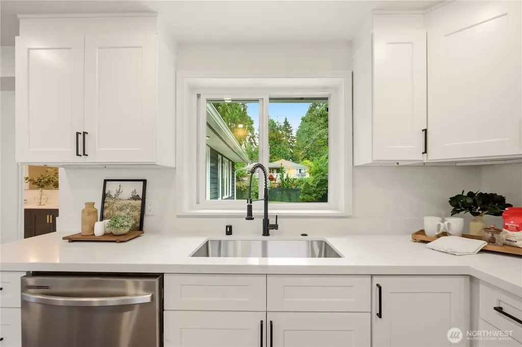14716 22nd Avenue NE Shoreline WA 98155