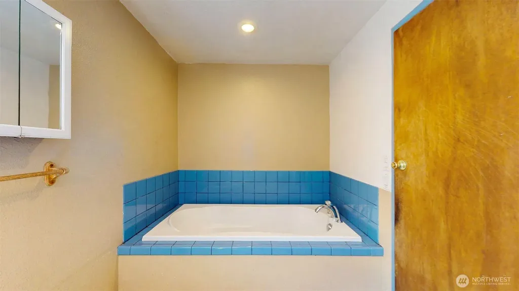 104 Westlake Road Oroville WA 98844