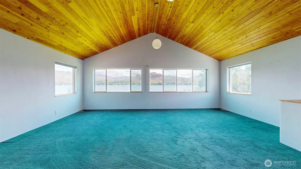 104 Westlake Road Oroville WA 98844