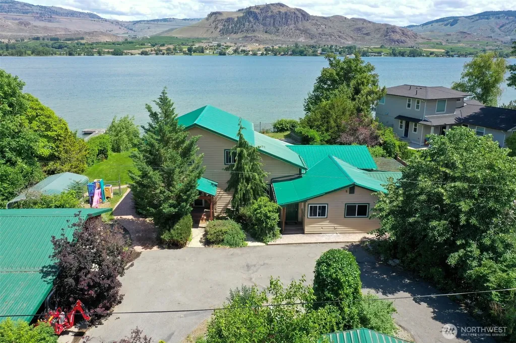 104 Westlake Road Oroville WA 98844