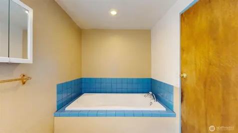 104 Westlake Road Oroville WA 98844