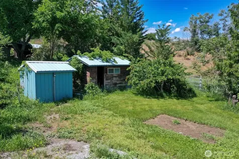 104 Westlake Road Oroville WA 98844