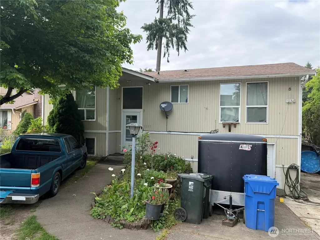 2235 E 67th Street Tacoma WA 98404