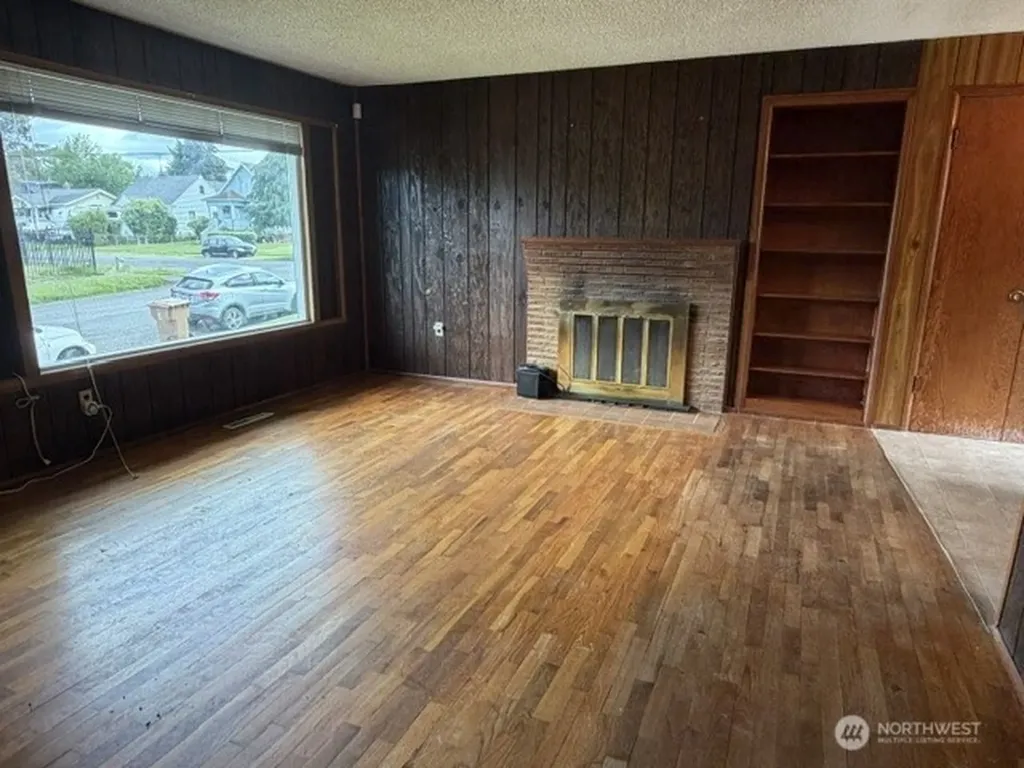 1402 S 44th Street Tacoma WA 98418
