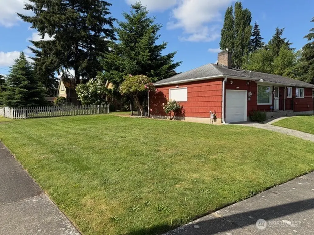 1402 S 44th Street Tacoma WA 98418