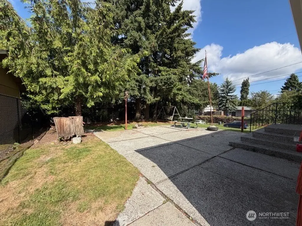 1402 S 44th Street Tacoma WA 98418