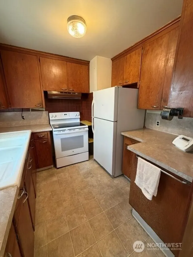 1402 S 44th Street Tacoma WA 98418
