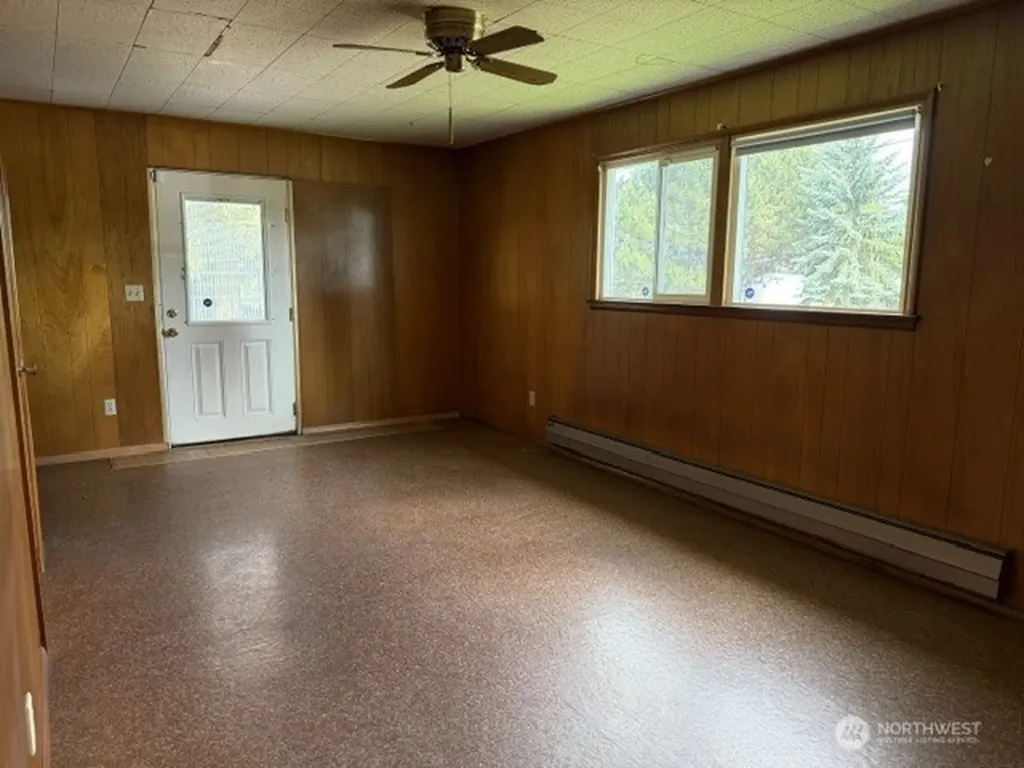 1402 S 44th Street Tacoma WA 98418